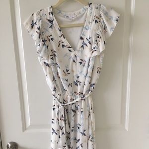 Cute ruffle sleeve dress small